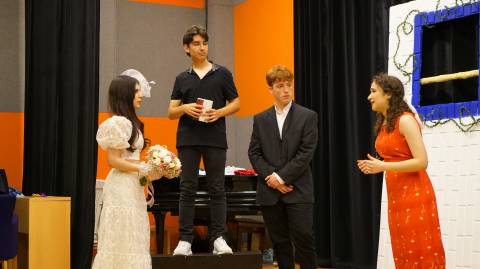 Öğrencilerimiz Dünyaca Ünlü “Mamma Mia!" Müzikalini Sahneledi 