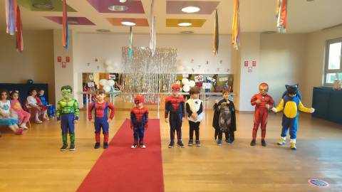 Kostüm Festivalinde Yaratıcılığımızı Kullanarak Dil Becerilerimizi Geliştirdik 