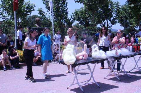 Okan Koleji Geleneksel Bilim ve Proje şenliğinde Laboratuvara Dönüştü