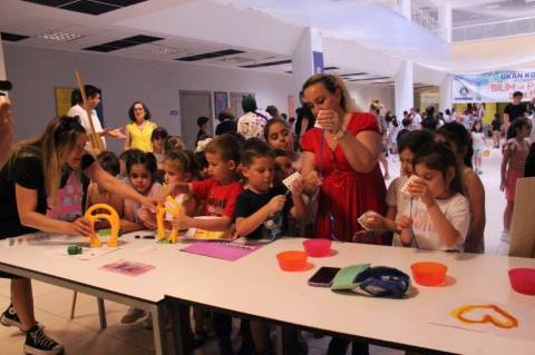 Okan Koleji Geleneksel Bilim ve Proje şenliğinde Laboratuvara Dönüştü