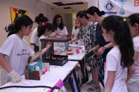 Okan Koleji Geleneksel Bilim ve Proje şenliğinde Laboratuvara Dönüştü