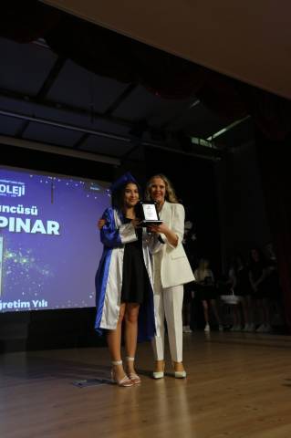 Ortaokul-Lise Mezuniyet Törenimizi Büyük Bir Coşku ve Gururla Gerçekleştirdik