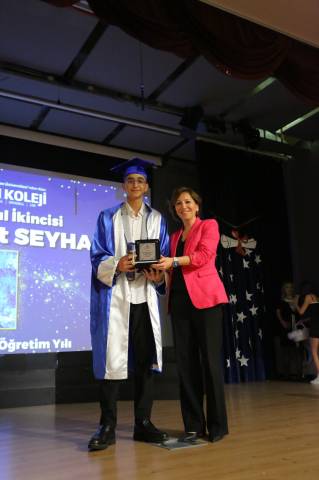 Ortaokul-Lise Mezuniyet Törenimizi Büyük Bir Coşku ve Gururla Gerçekleştirdik