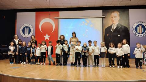  Yazarlarla Buluşan Öğrencilerimiz Kitapların Büyülü Dünyasına Yolculuk Yaptı