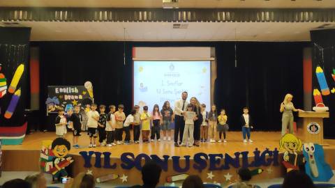 Miniklerimizden Muhteşem Yıl Sonu Gösterisi