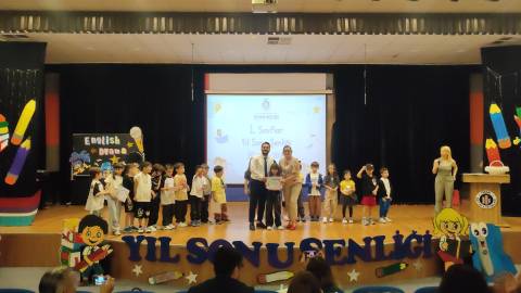 Miniklerimizden Muhteşem Yıl Sonu Gösterisi