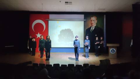 Çanakkale Zaferi’nin 110. yıl dönümünde Cumhuriyetimizin Kurucusu Gazi Mustafa Kemal Atatürk'ü, kahraman şehitlerimizi saygı ve minnetle andık.