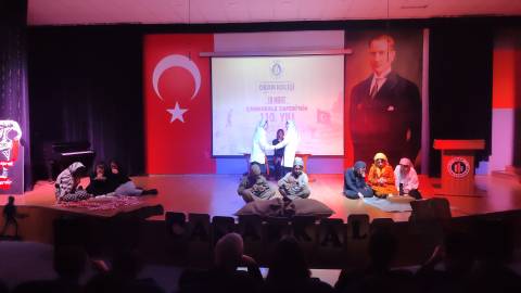 Çanakkale Zaferi’nin 110. yıl dönümünde Cumhuriyetimizin Kurucusu Gazi Mustafa Kemal Atatürk'ü, kahraman şehitlerimizi saygı ve minnetle andık.