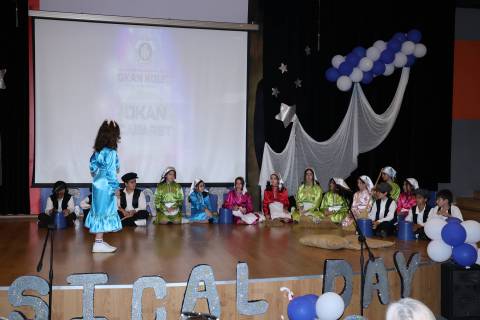 Öğrencilerimiz Diller ve Kültürler Arası Büyüleyici Dünyaca Ünlü Müzikal Gösterileri Sergiledler
