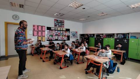 2. Sınıf Öğrencilerimiz Yazar Hepgenç İle Söyleşi Gerçekleştirdi 