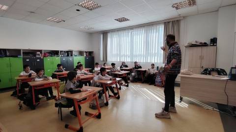 2. Sınıf Öğrencilerimiz Yazar Hepgenç İle Söyleşi Gerçekleştirdi 