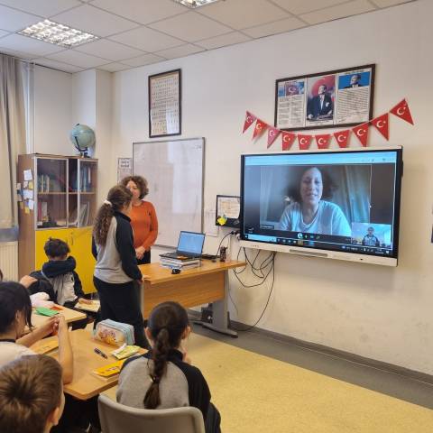 4. Sınıf Öğrencilerimiz Yazar Zeynep Alpaslan ile "Zizi" Yolculuğuna Çıktı