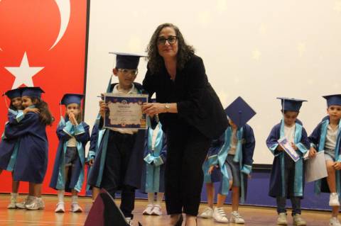 Anaokulumuzda Mezuniyet Coşkusu: İlkokula İlk Adım 