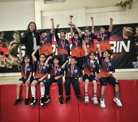 Basketbolda Başarı Gösteren Öğrencilerimizle Gurur Duyuyoruz