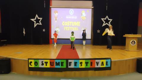 Kostüm Festivali’nde Yaratıcılık ve İngilizce Buluştu 