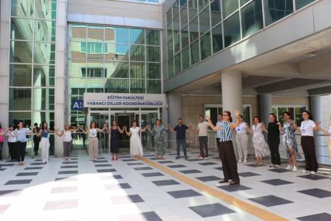 Öğretmenlerimiz Yapay Zekâ Destekli Eğitim Uygulamalarıyla Buluştu
