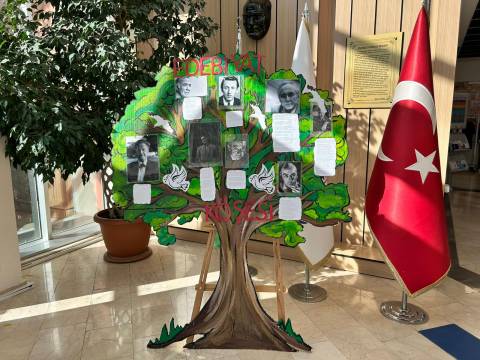 Okulumuzda Edebiyat, Sadece Derslerde Değil; Yaşamın İçinde De Yer Buluyor.