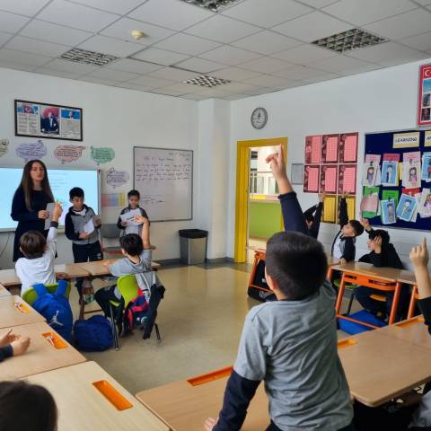 Yazar Tuğba Aktaş Deli ile Okumanya’da Keyifli Bir Söyleşi 